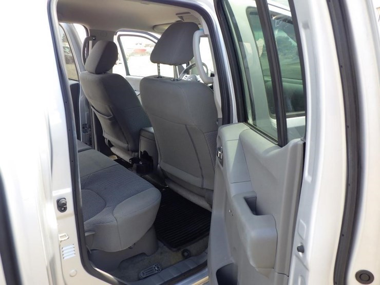 2018-nissan-frontier-image-8