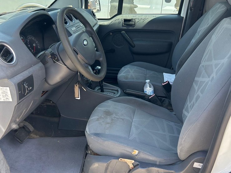 2011-ford-transit-connect-image-13