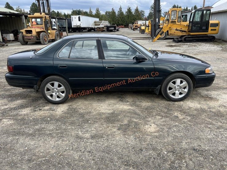 1995-toyota-camry-le-sedan-image-6