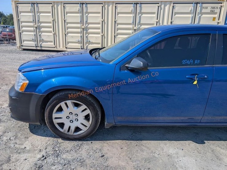 2014-dodge-avenger-sedan-image-12