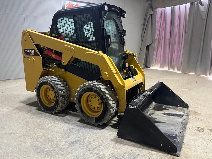 2017-caterpillar-226d-image-7