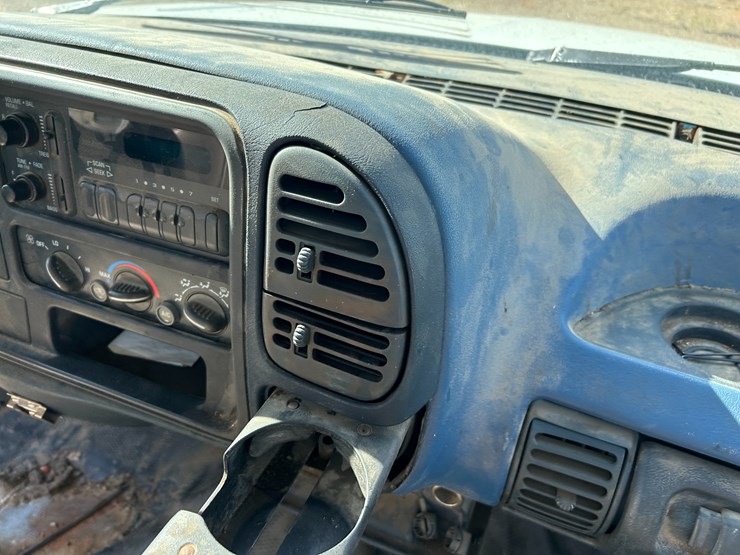 2005-chevrolet-1500-image-35