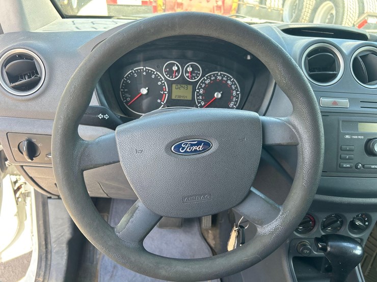 2011-ford-transit-connect-image-17
