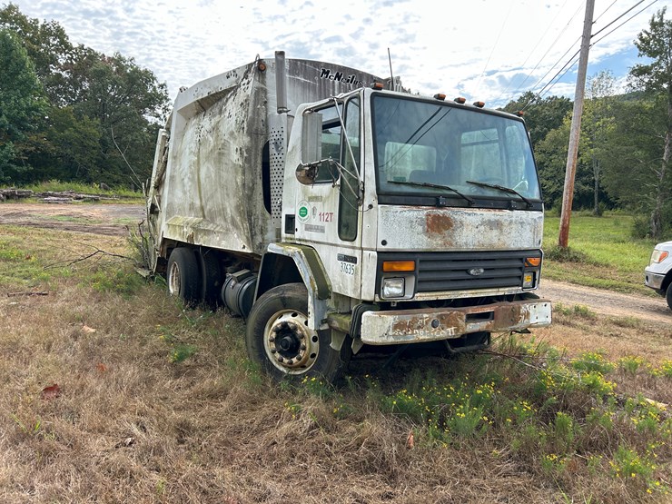 1993-ford-cf8000-image-2