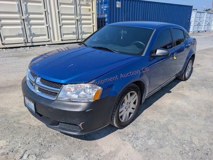 2014-dodge-avenger-sedan-image-3