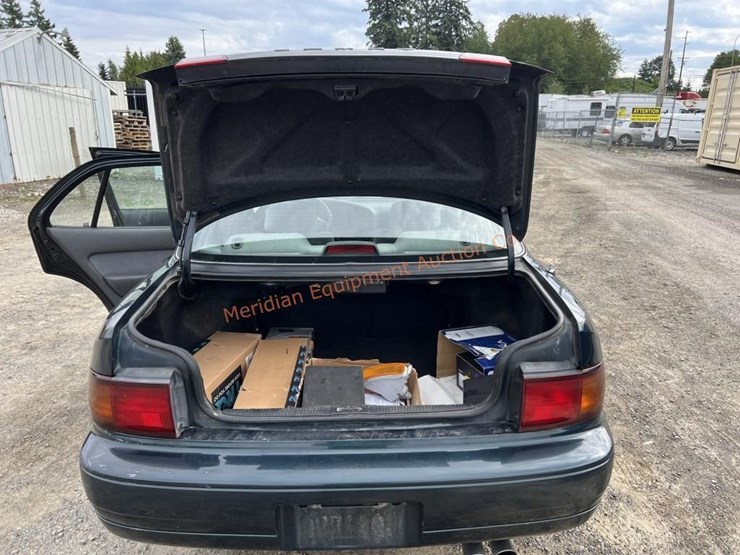 1995-toyota-camry-le-sedan-image-15