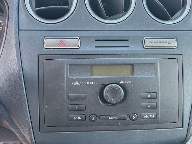 2011-ford-transit-connect-image-15