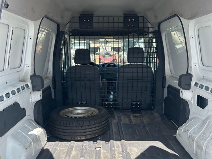 2011-ford-transit-connect-image-10