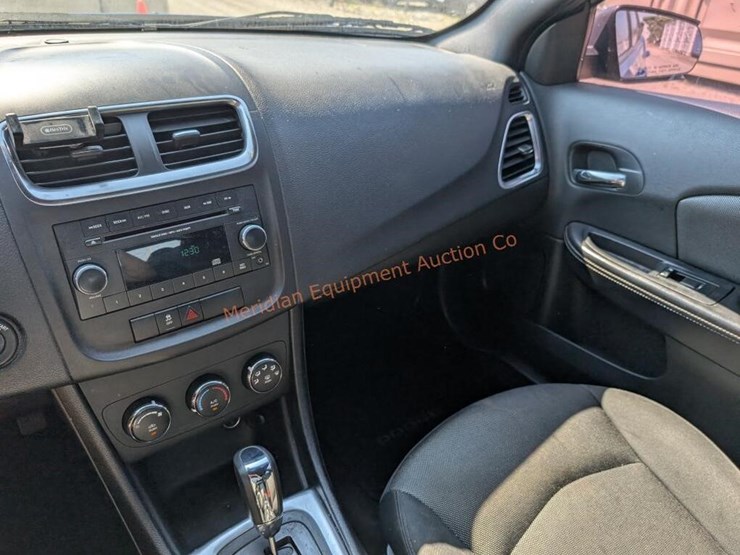 2014-dodge-avenger-sedan-image-27