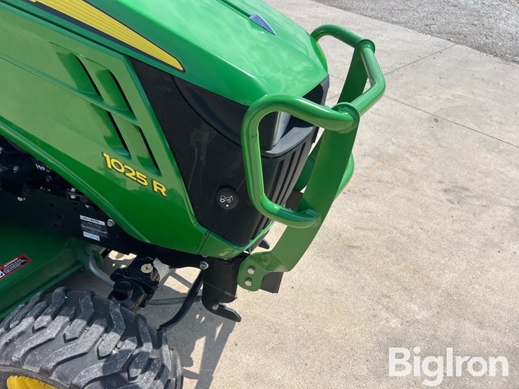 2018-john-deere-1025r-image-14