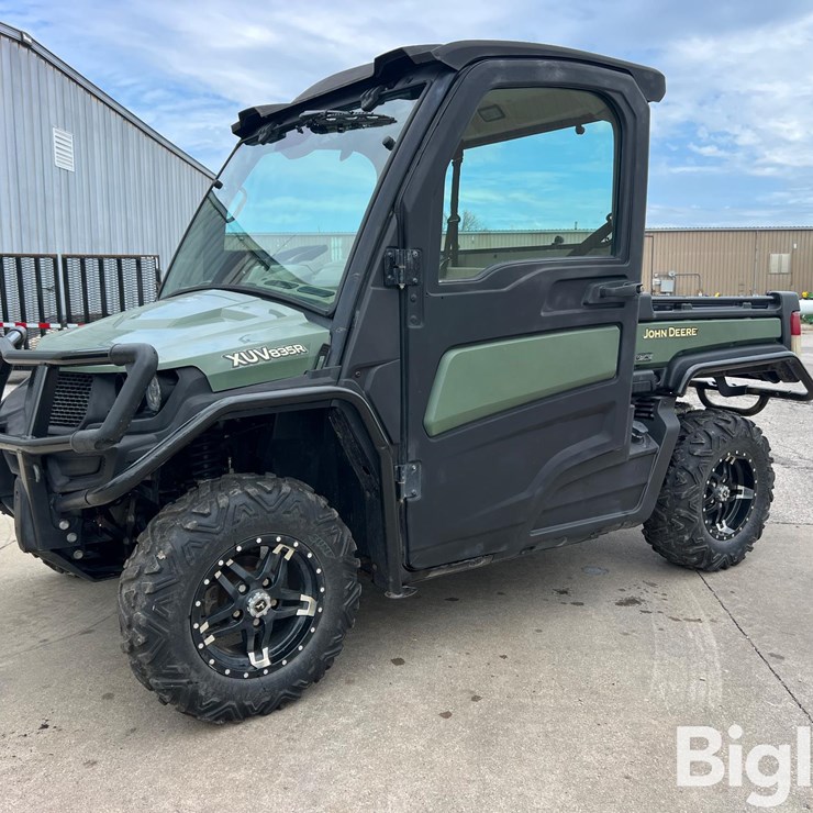 2019 JOHN DEERE GATOR