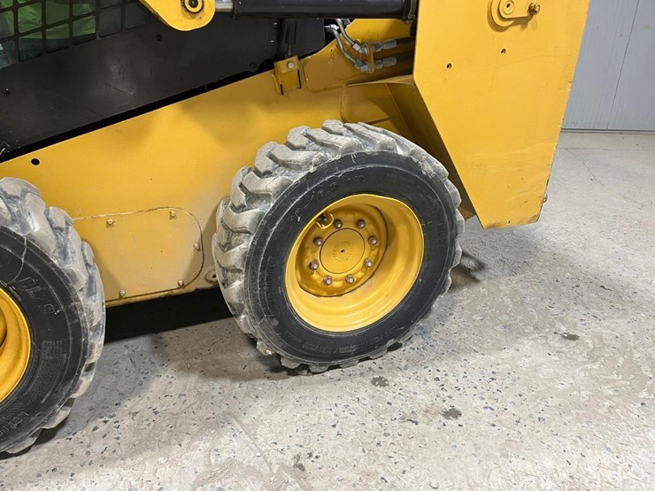 2017-caterpillar-226d-image-13