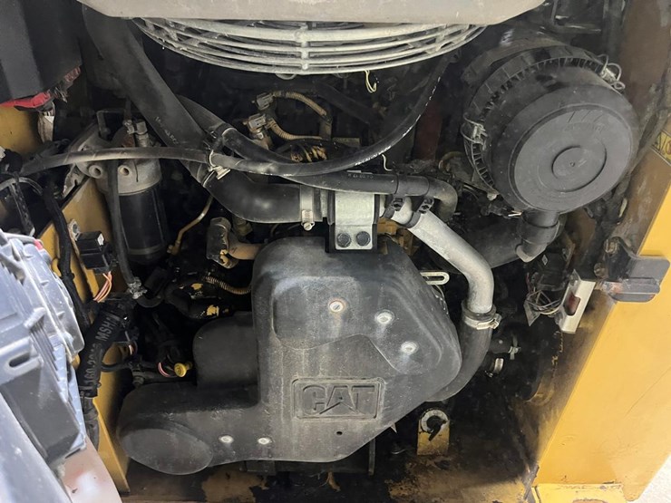 2017-caterpillar-226d-image-15