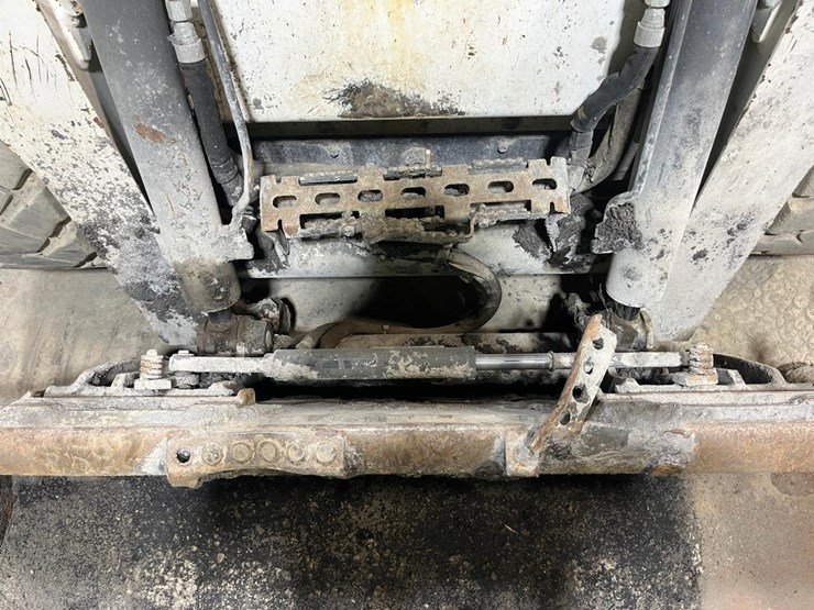 2018-bobcat-s740-image-10