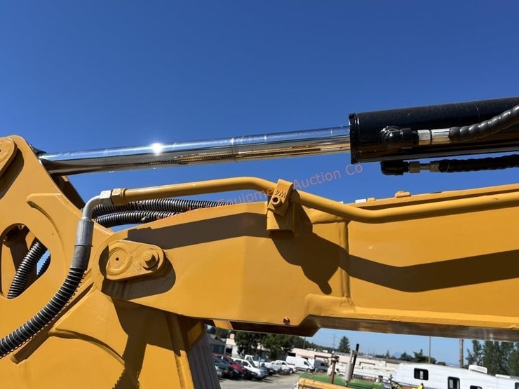 2020-cat-306e2-excavator-image-13