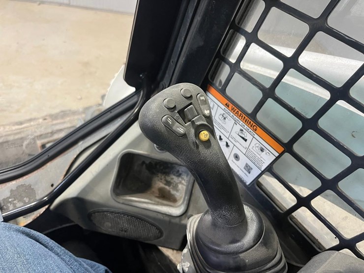 2018-bobcat-s740-image-29