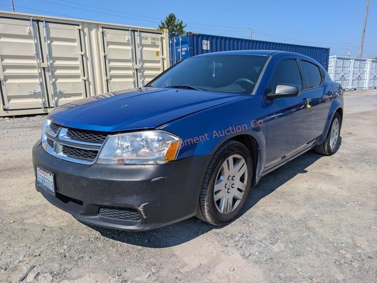 2014-dodge-avenger-sedan-image-1