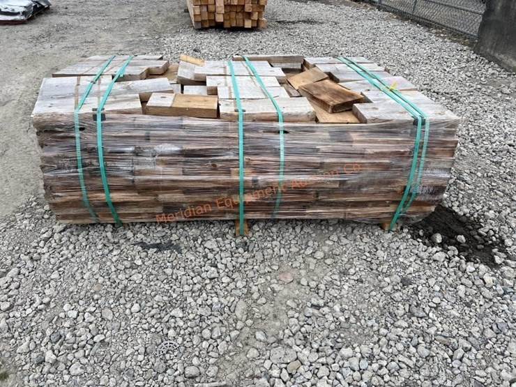 lot-assorted-cedar-kindling-blocks-image-4