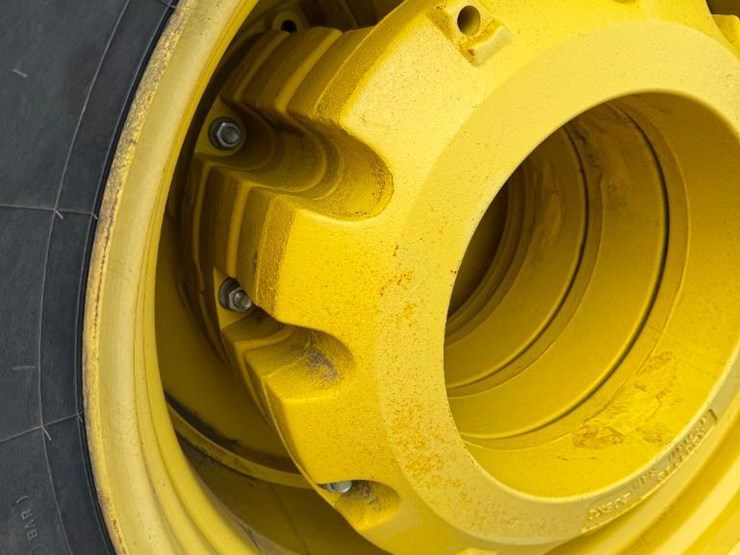 2013-john-deere-9560r-image-13