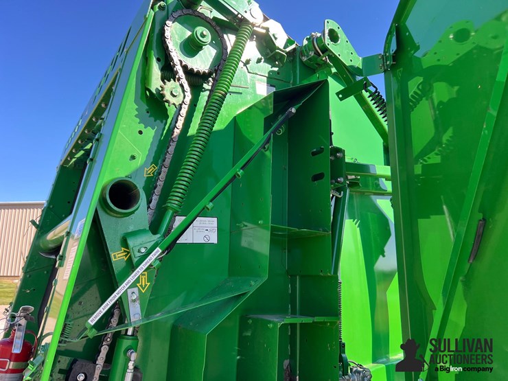 2019-john-deere-560m-image-16