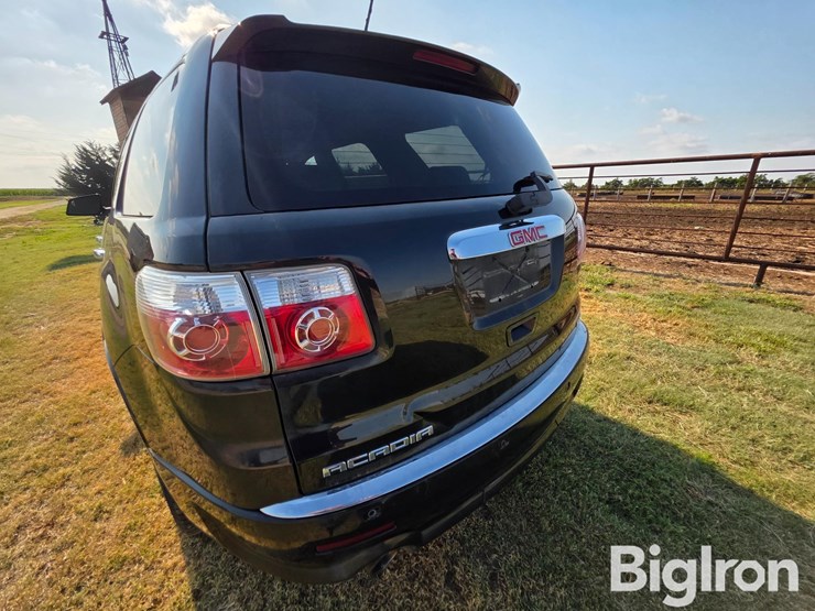 2012-gmc-acadia-denali-image-16