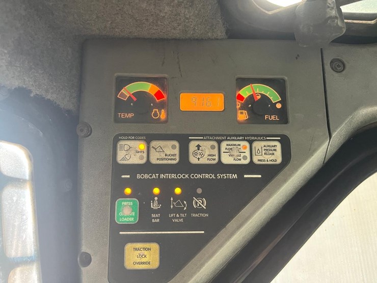 2006-bobcat-s160-image-19