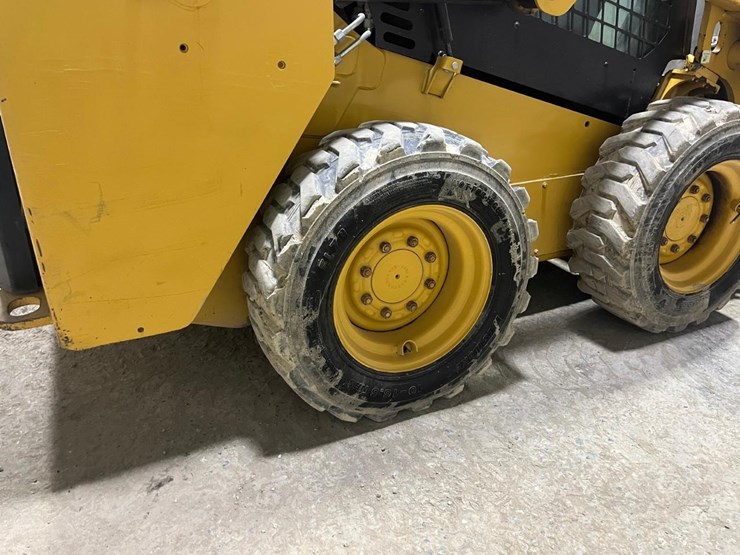 2017-caterpillar-226d-image-16