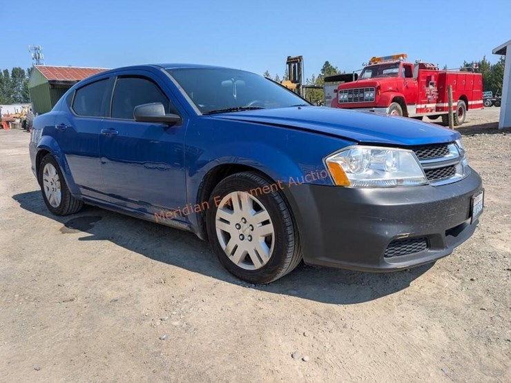 2014-dodge-avenger-sedan-image-5