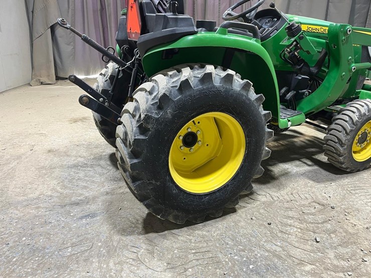 2019-john-deere-3025e-image-17