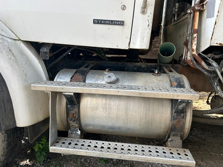 2006-sterling-l8500-image-43