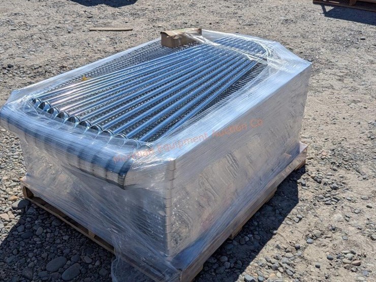 3--sets-of-unused-wire-rolling-racks-image-6