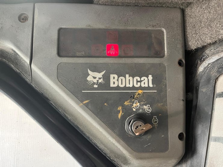 2006-bobcat-s160-image-21