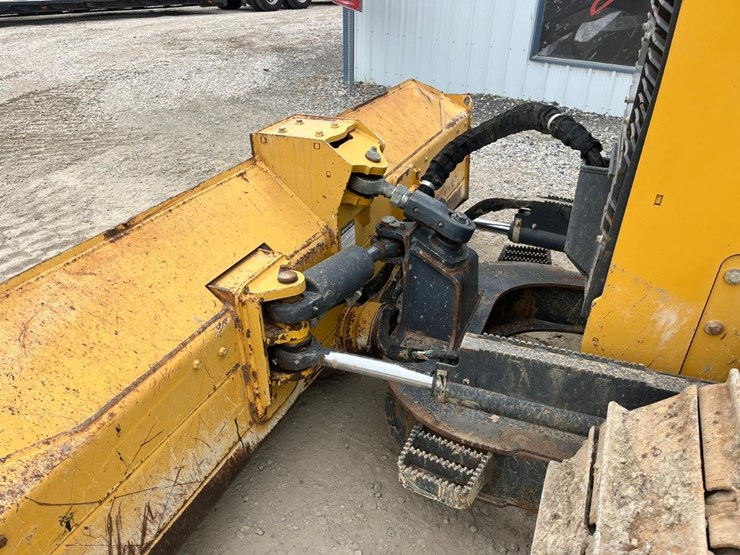 2015-deere-650k-image-10