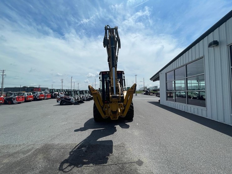 2019-caterpillar-440-image-4