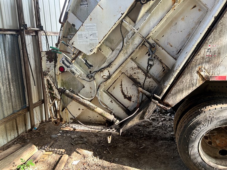 2006-sterling-l8500-image-27