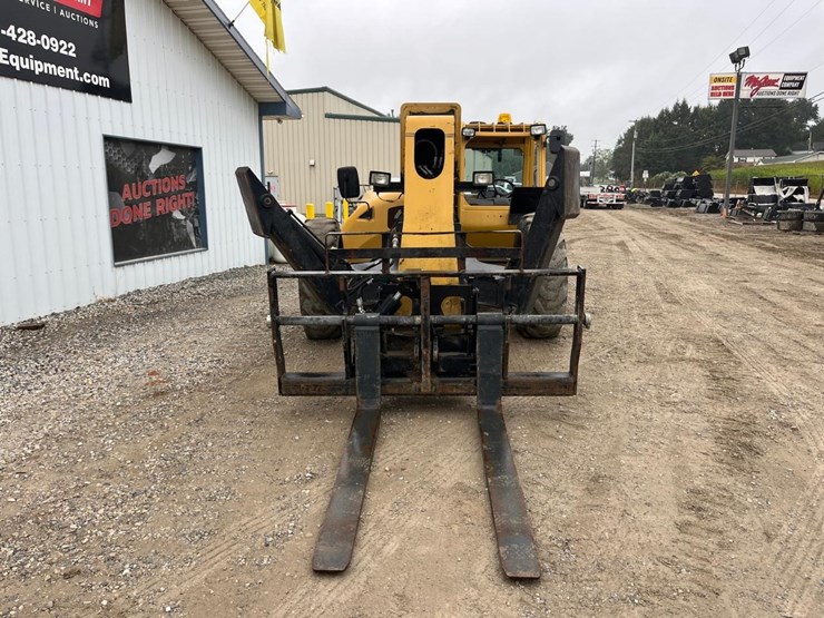 caterpillar-tl943-image-8