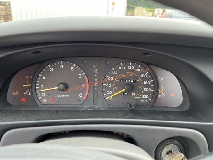 1995-toyota-camry-le-sedan-image-35