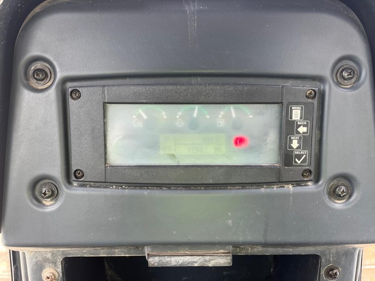 2015-deere-650k-image-24