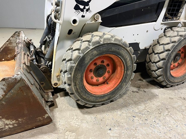 2019-bobcat-s570-image-12
