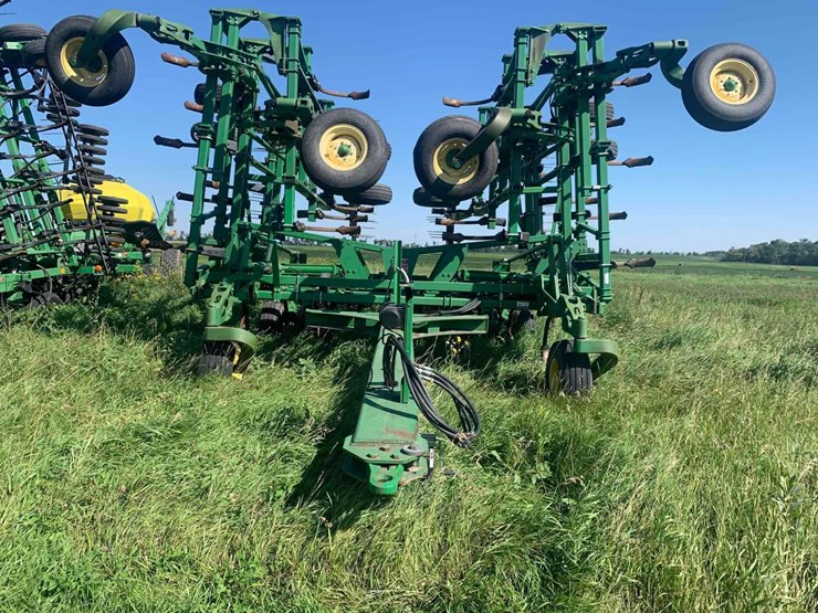 2010-john-deere-2410-image-9