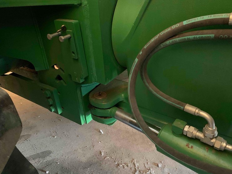 2013-john-deere-9560r-image-33