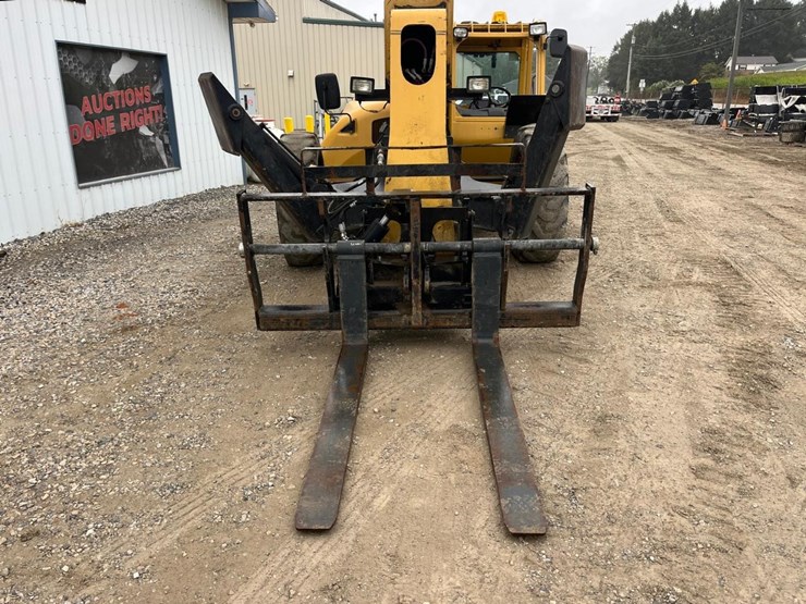 caterpillar-tl943-image-9