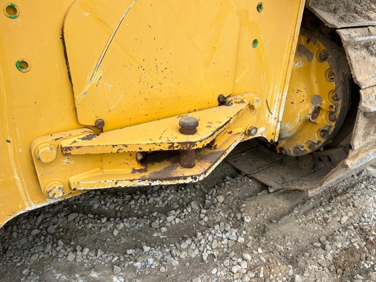 2015-deere-650k-image-15