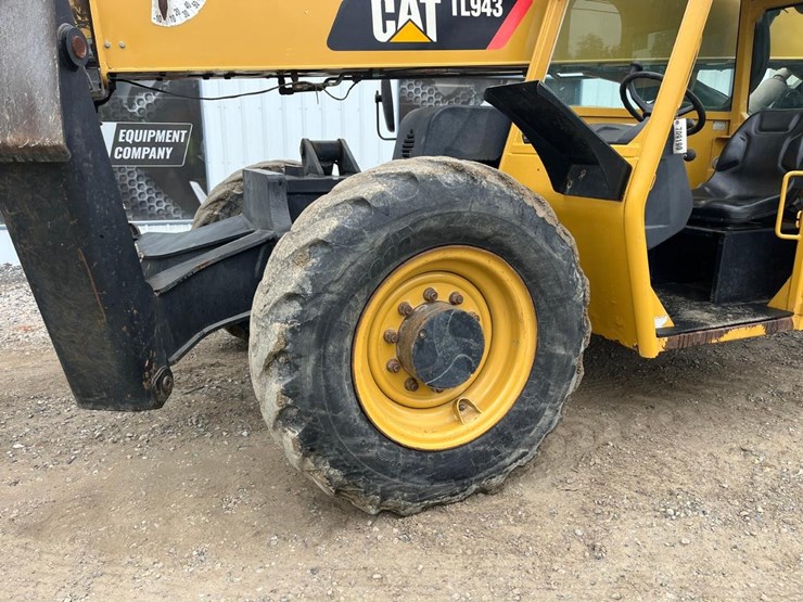 caterpillar-tl943-image-13
