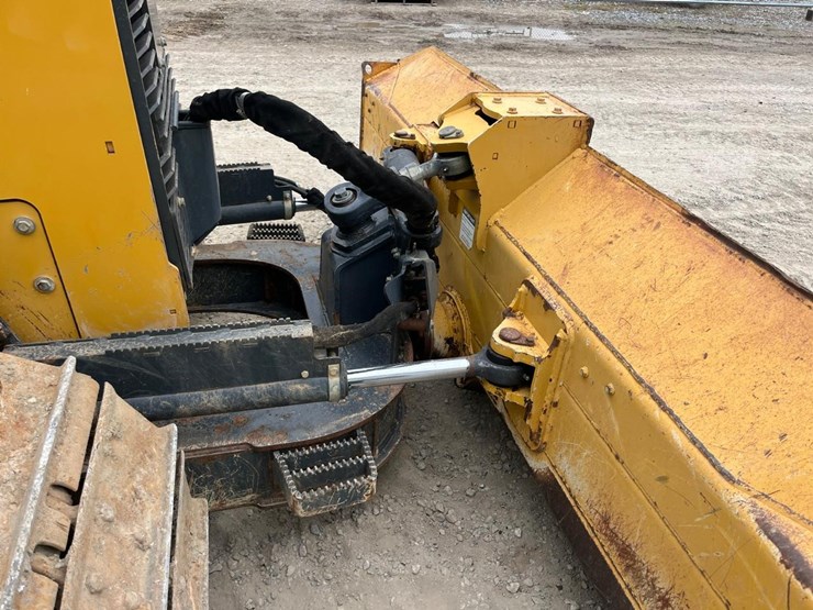 2015-deere-650k-image-21