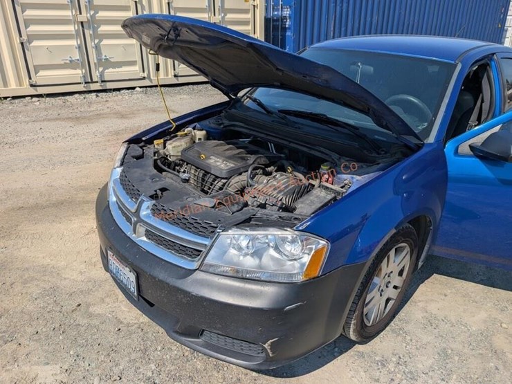 2014-dodge-avenger-sedan-image-21