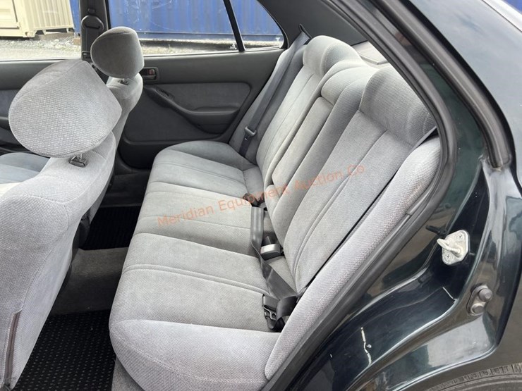 1995-toyota-camry-le-sedan-image-22