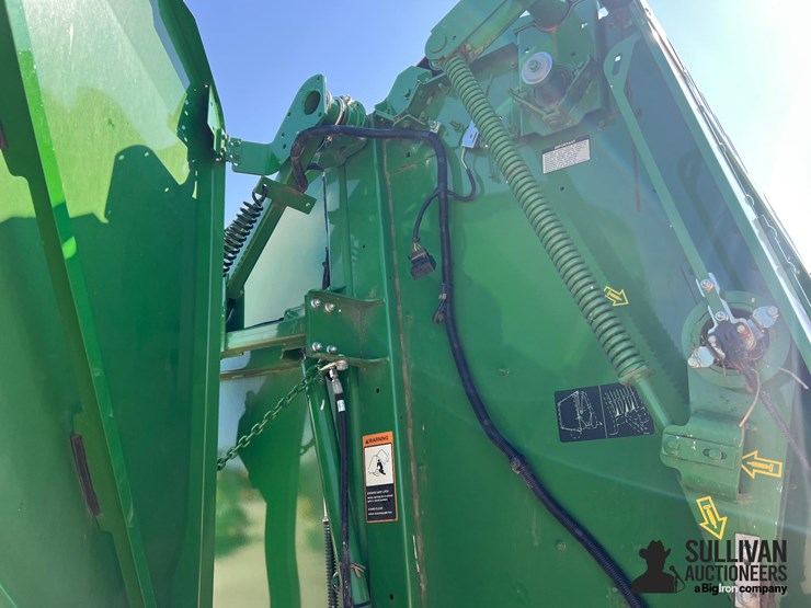 2023-john-deere-560m-image-12