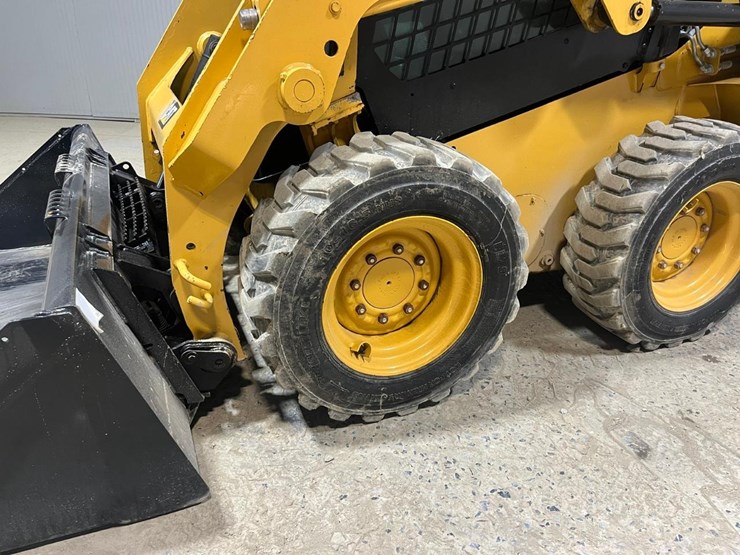 2017-caterpillar-226d-image-12