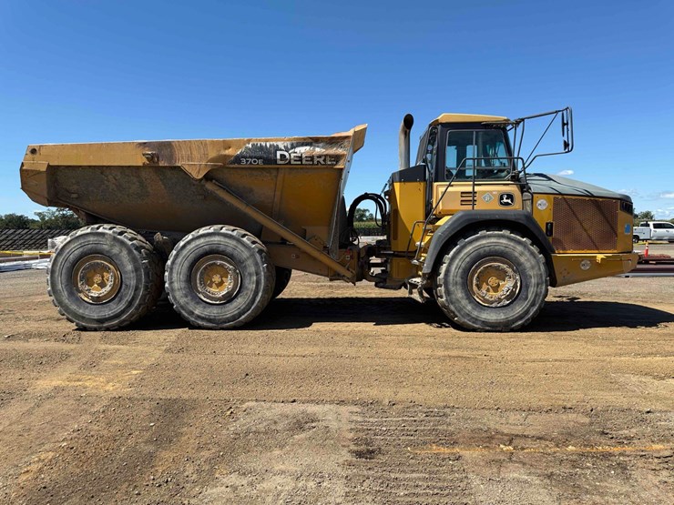 2014-deere-370e-image-3